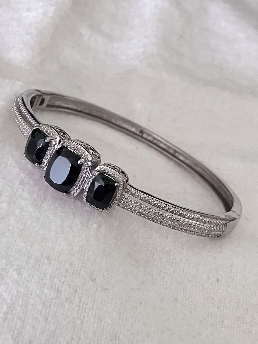 🆕 Emerald Cut Natural Black Spinel Openable Bangle in Stainless Steel